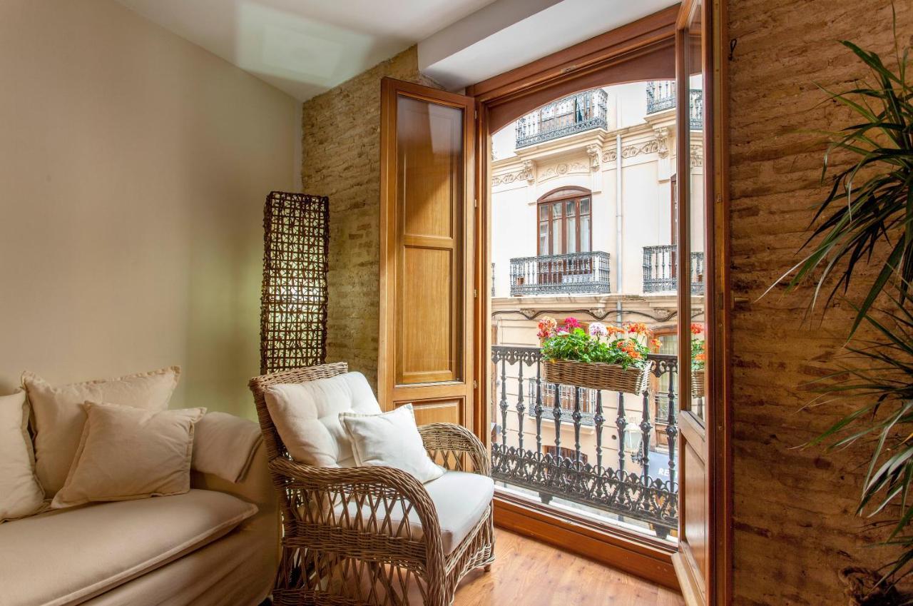 Luxurious & Alluring Home In Historic Town Valensiya Dış mekan fotoğraf