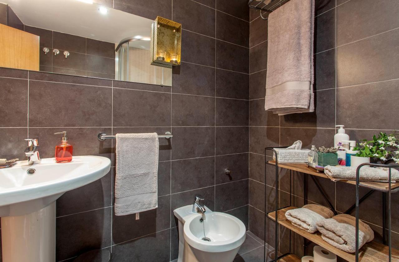 Luxurious & Alluring Home In Historic Town Valensiya Dış mekan fotoğraf
