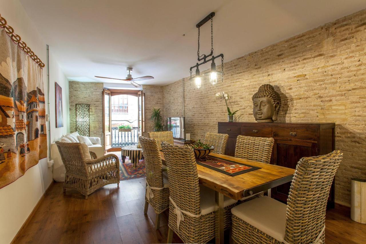Luxurious & Alluring Home In Historic Town Valensiya Dış mekan fotoğraf