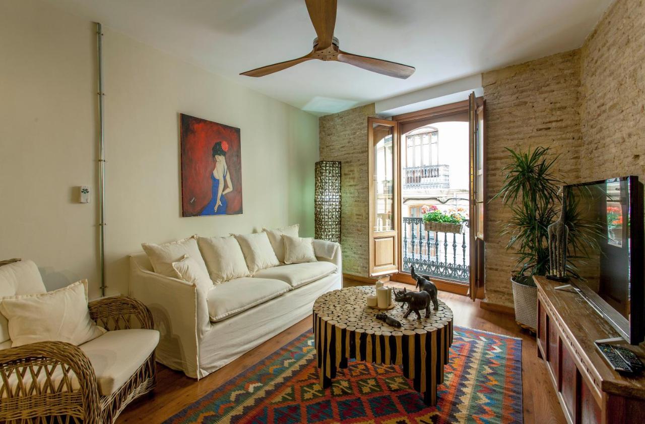 Luxurious & Alluring Home In Historic Town Valensiya Dış mekan fotoğraf